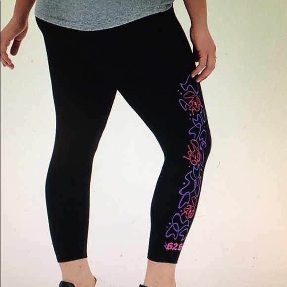 Disney Stitch cropped Leggings - Picture 5 of 7